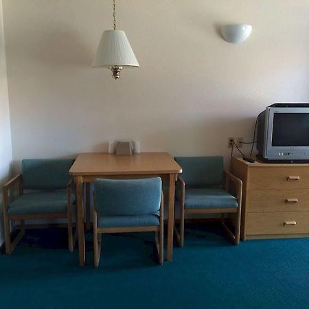 Mini Golden Inns Motel Hungry Horse ภายนอก รูปภาพ
