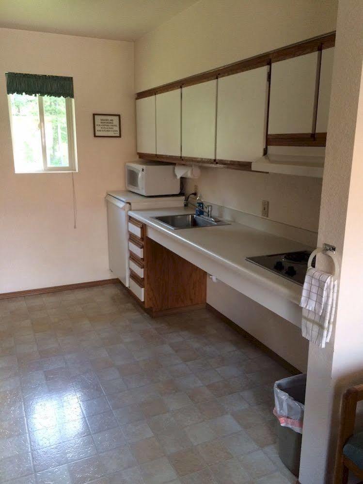 Mini Golden Inns Motel Hungry Horse ภายนอก รูปภาพ